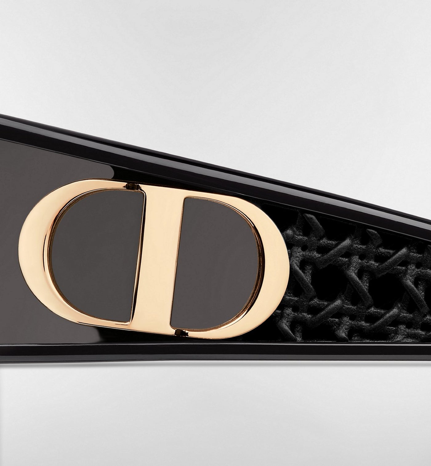 Dior M1U
Black Mask Sunglasses